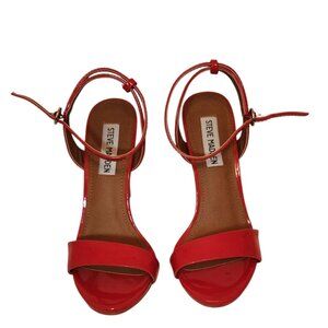 Red-orange hot stiletto